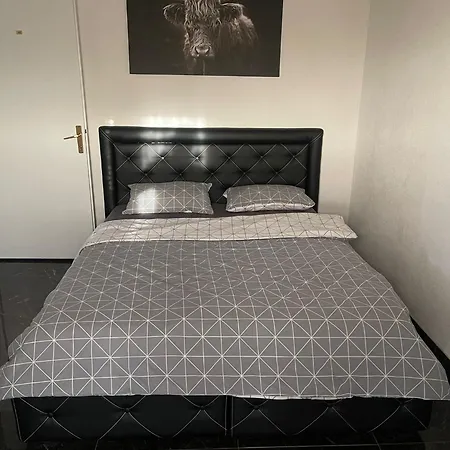 Apartment Black & White Trpanj
