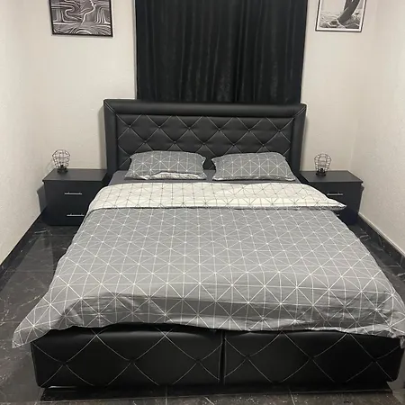 Apartment Black & White Trpanj