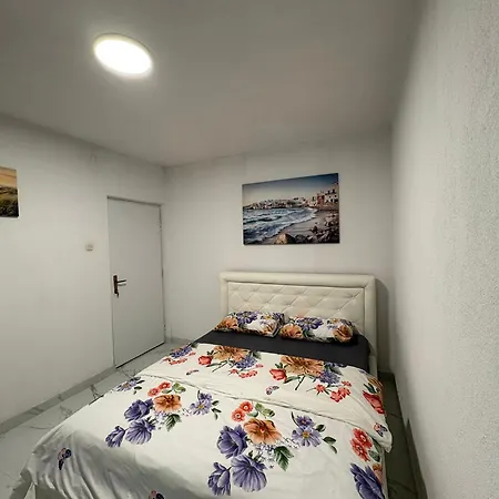 Black & White Appartement Trpanj